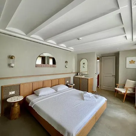 Monk Hotel