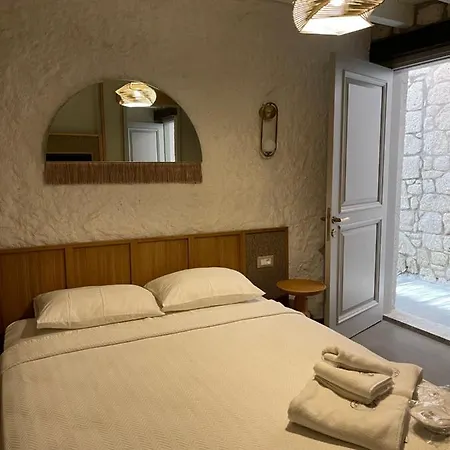Monk Hotel